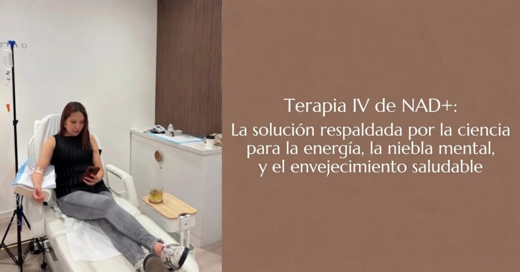 Mujer recibiendo terapia intravenosa en clínica moderna