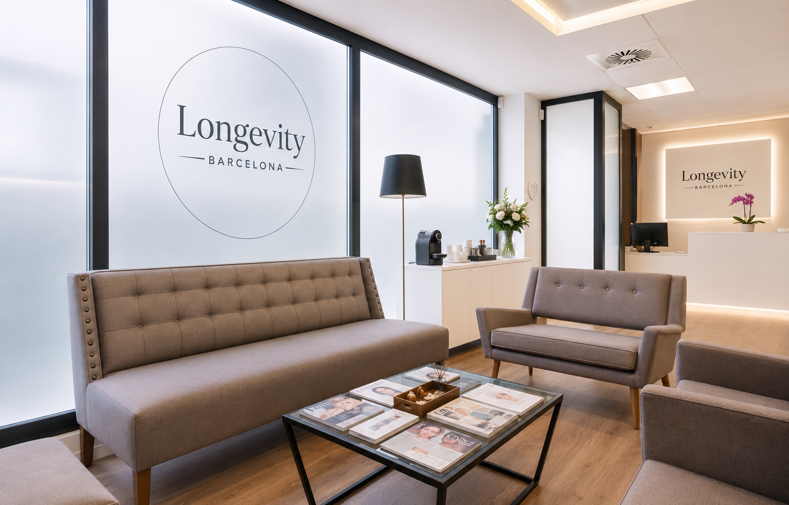 6B0C6869-414A-4C16-806F-68E4EAEF621E Sala de espera moderna Longevity Barcelona